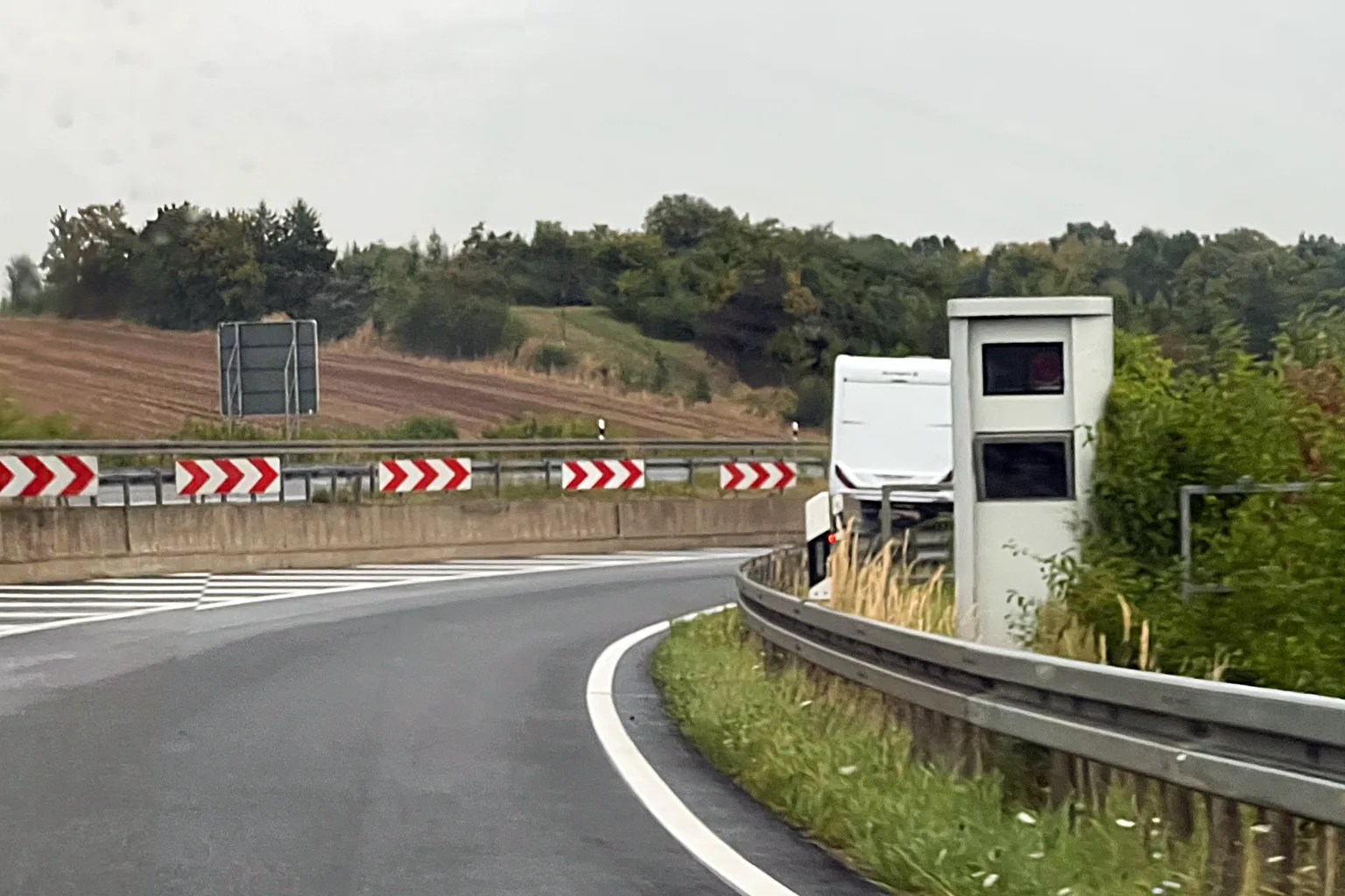 Geblitzt und zu schnell auf der Autobahn A38 - Welche Strafen drohen?