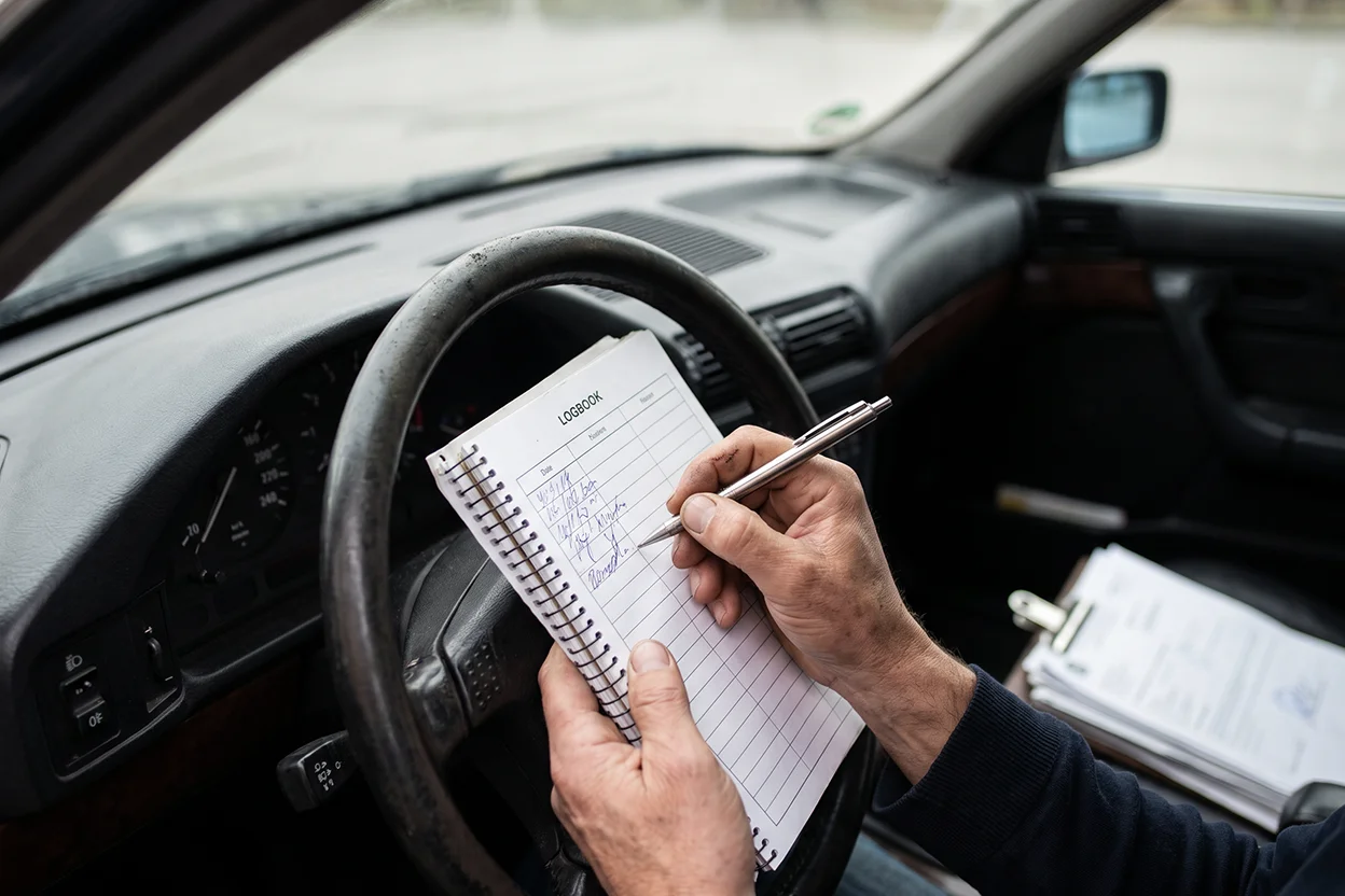 Fahrtenbuchauflage ᐅ Dauer, Kosten & wie Sie sie verhindern