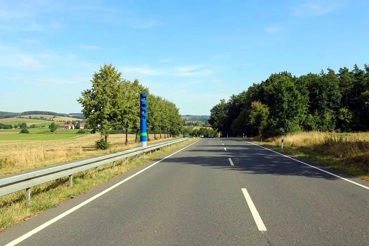 Geblitzt und zu schnell auf der Landstraße L1 - Welche Strafen drohen?